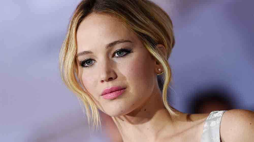 jennifer-lawrence-the-dive.jpg